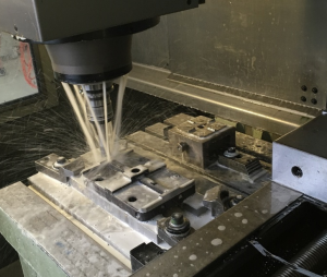 CNC rezkalni stroj